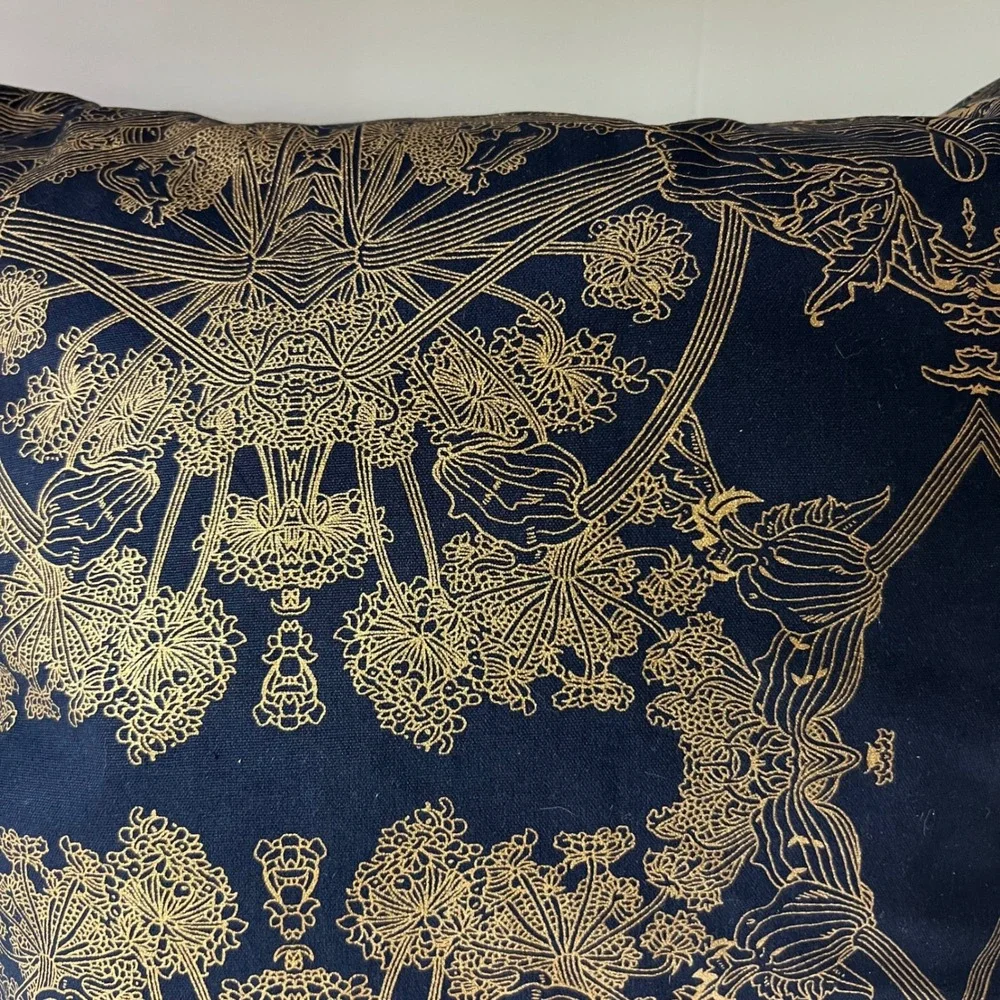 Erica Tanov Botanicus Throw Pillow Navy Gold Metallic Botanical 18x18 New